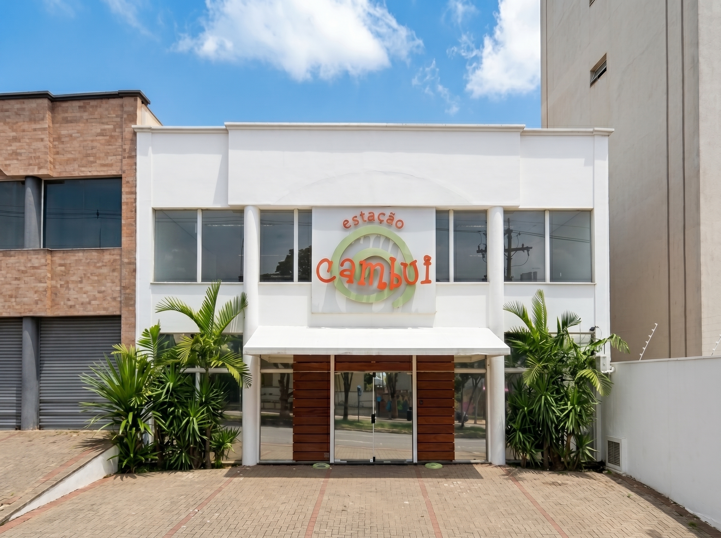 Fachada da Estação Cambuí Buffet